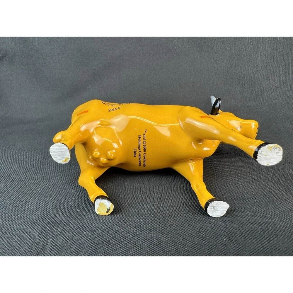 Vintage 2000 Cow Parade NYC New York City Taxi Cow Collectable Figurine